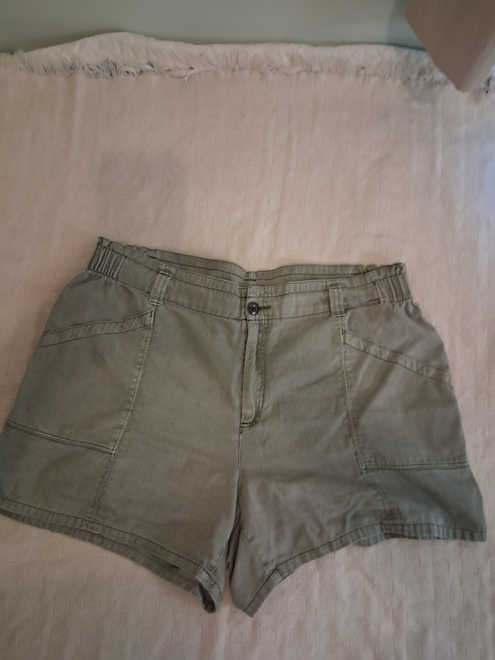 Old Navy Olive Green Cargo Shorts with Front Pockets